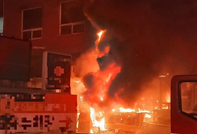 새벽 경산·포항서 파이프 공장·식당 상가 화재…인명피해 없어