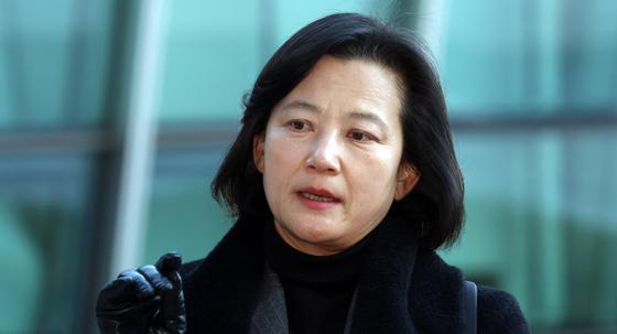 법원, '강등' 정유미 검사장 인사명령 집행정지 신청 기각