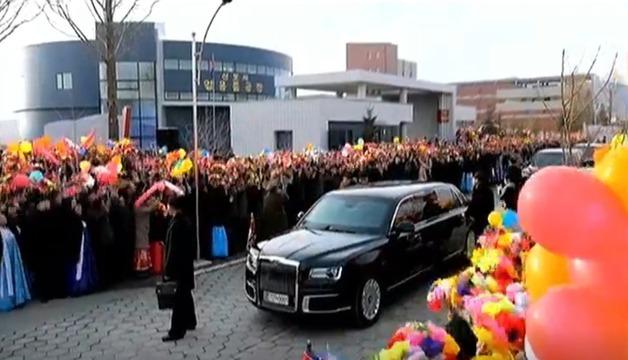 김정은, 전용차 아우루스에 새 번호판 '7·27 0001' 포착