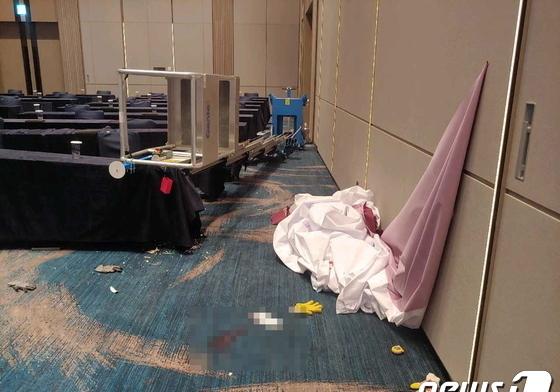 시그니엘 부산 현수막 달다 추락사…항소심 재판부 "호텔롯데도 책임"