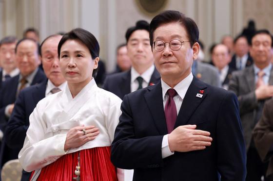 李대통령 "어르신들, 산업화·민주화 과정 함께해…노고와 헌신 감사"