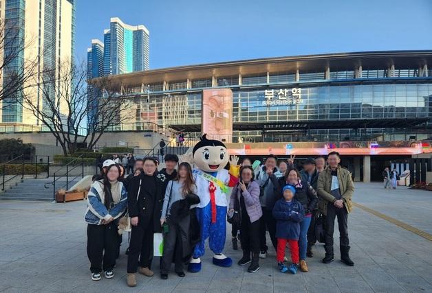 삼척시 "동해선 KTX 타고 오이소"…부산역서 관광객 유치 총력전