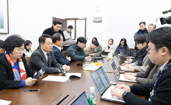 김범석, 쿠팡 연석 청문회도 불출석 통보…與 "결코 용납 못해" 부글