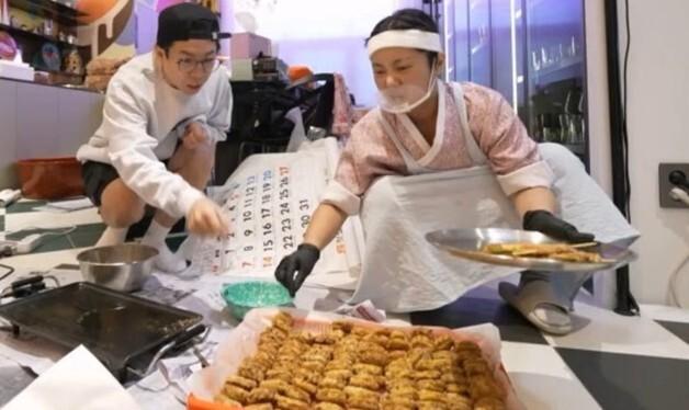 "박나래, 방송서 음식 혼자 다 한 척…모두 매니저가"