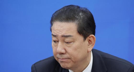 김병기, 대한항공 호텔 숙박권 수수 의혹에 "적절치 못했다"