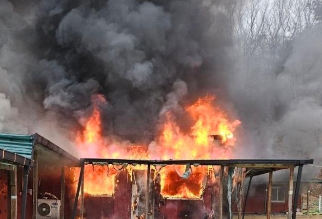 이천 마장면 단독주택 화재…소방 진화 중