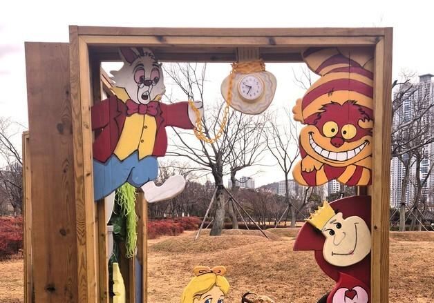 부산시설공단, 시민공원서 '공원 속 동화나라' 전시