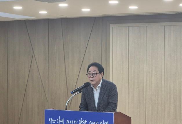 최상기 인제군수 내년 3선 도전…"군민 삶의 질·소득 높일 것"