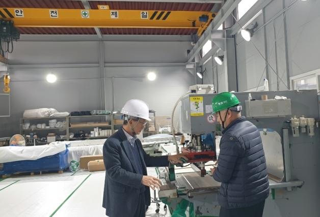 이경원 강원조달청장, 원주 티원㈜ 방문…기업 현장 목소리 청취