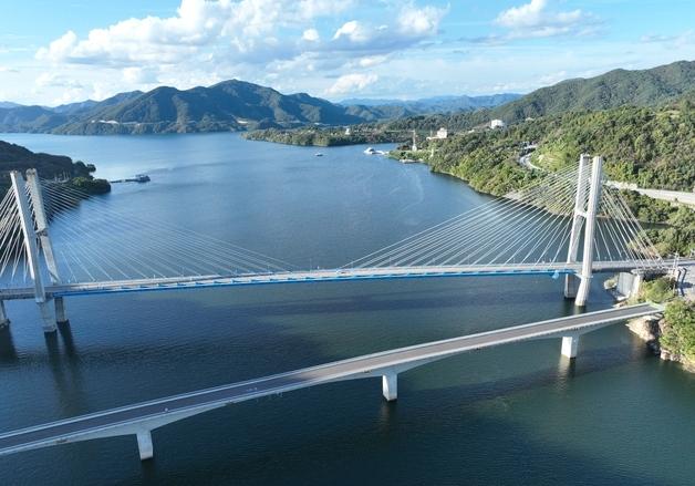 업사이클링 제천 옛 청풍교 이름 '청풍호 바람달정원' 확정