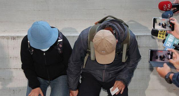 대만 흉기 난동범 부모, 무릎 꿇고 "정말 죄송합니다"