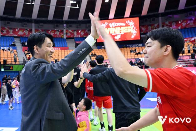 '신승' 한전 권영민 감독 "발목 부상 김정호, 진료 결과 지켜봐야"