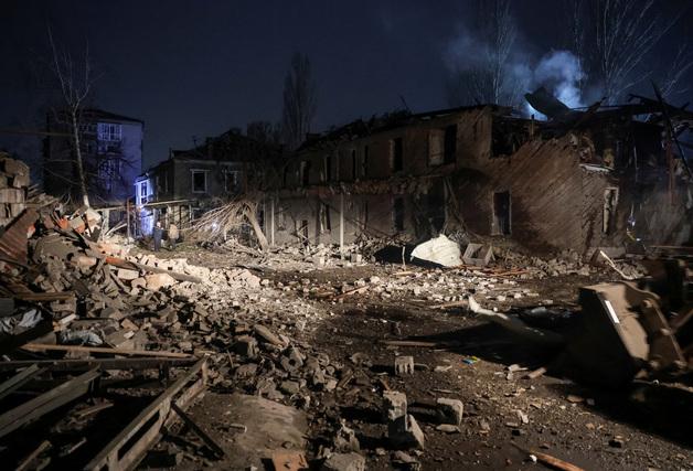 트럼프-젤렌스키 회담 앞두고…러시아, 우크라 148곳 타격