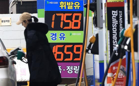주유소 기름값 3주째 하락…다음 주도 하락세 지속 전망
