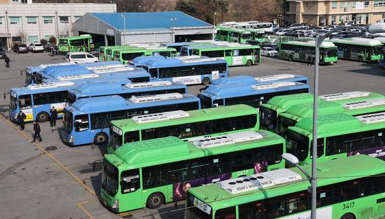 서울 버스 올해 세번째 파업 예고…'통상임금 갈등' 해 넘길 듯