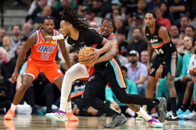 NBA 샌안토니오, '승률 1위' OKC 20점 차 완파…파죽의 7연승