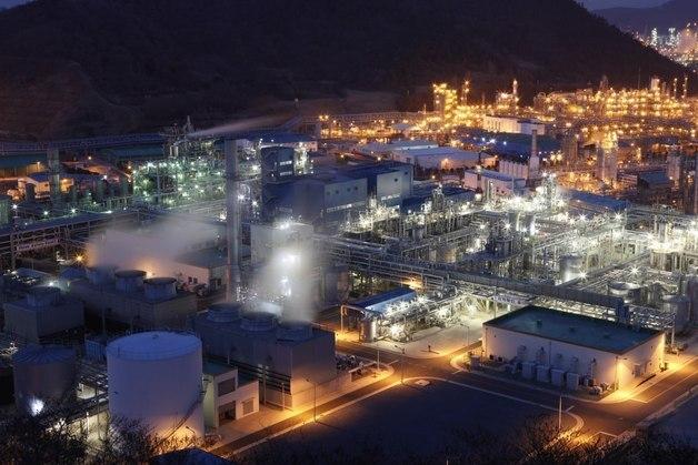 'LNG 호황'에 웃는 금호석화…'MDI' 8개월 만에 또 증설 지배력↑