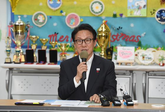 金총리, 성탄 전야 아동원 방문…"아동수당 지급 대상 확대할 것"