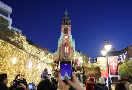 국힘 "성탄절에도 고환율·고물가 속 민생 어려움…정치가 역할해야"