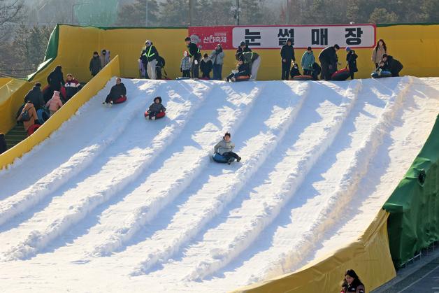 [오늘의 날씨]전북(26일, 금)…서해안 지역 눈, 무주·장수 영하 12도