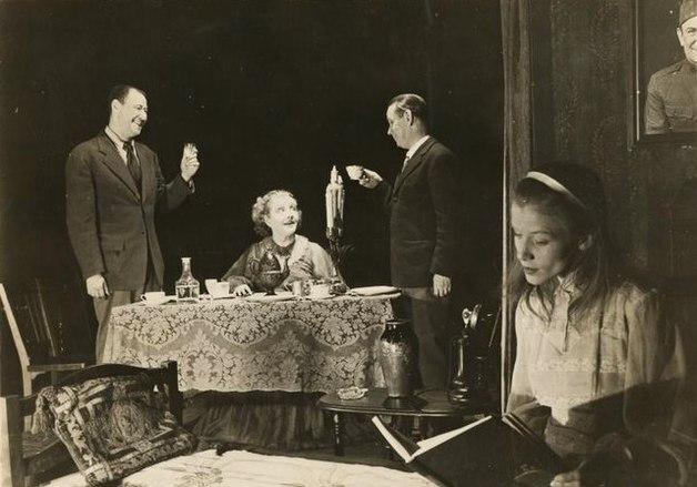 美 극작가 테네시 윌리엄스의 '유리 동물원' 초연 [김정한의 역사&오늘]