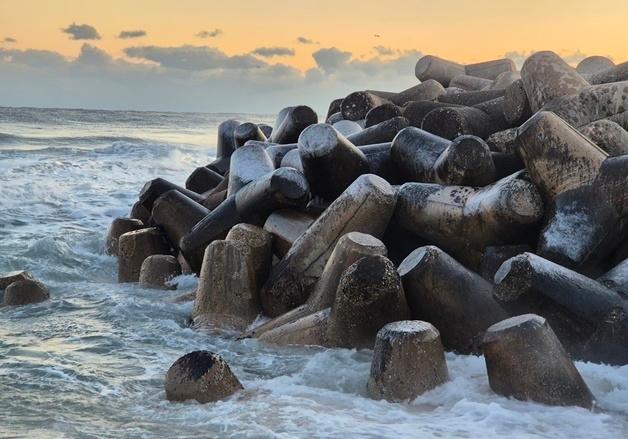 최저 -15도 강추위, 주말도 '냉동고'…수도권·충청·제주에 눈(종합)