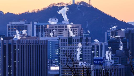 [오늘의 날씨] 부산·경남(28일, 일)…대기 매우 건조, 낮 최고 11도