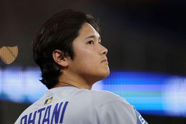 다저스 동료도 반한 '오타니 태도'…먼시 "실수 지적에도 고마워했다"
