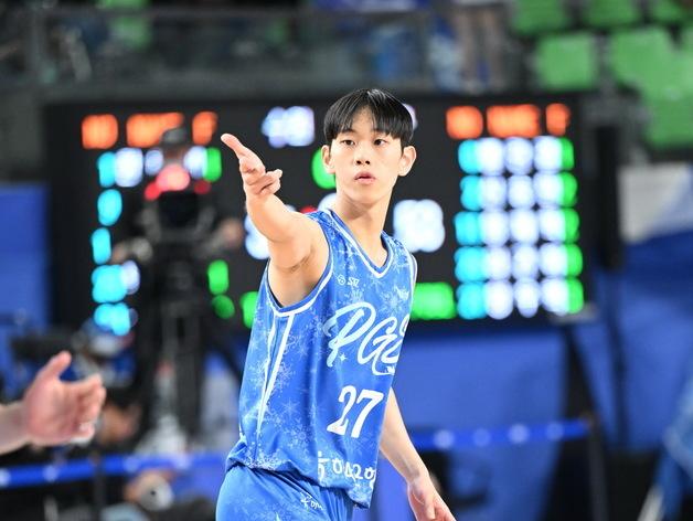 데뷔 첫 해부터 미친 존재감…프로농구 신인왕 경쟁 뜨겁다