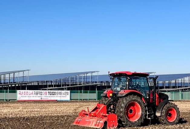 대동, 비전 AI 기반 자율작업 트랙터 시연회…대리점주 '호평'