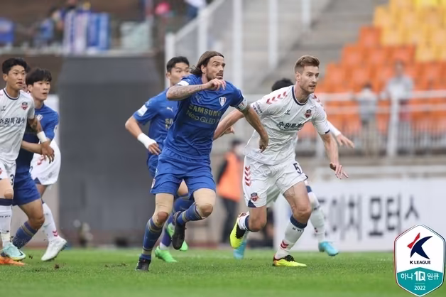 '리얼 블루' 박건하 감독 수원FC행…더 뜨거울 K리그2 '수원 더비' 