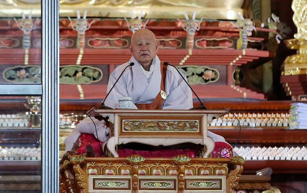 조계종 종정 성파스님 "온 국민이 갈등 넘어 지혜와 평안 되찾길"