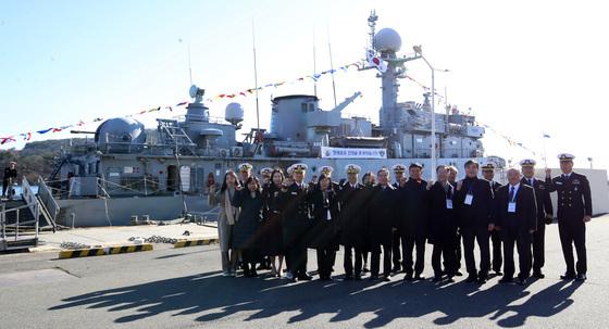 [뉴스1 PICK]北 반잠수정 격침한 광명함, 36년 해양 수호 임무 마치고 전역