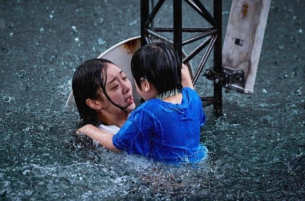 기후멸망을 바라보는 두 시선…'인터스텔라'와 다른 '대홍수'