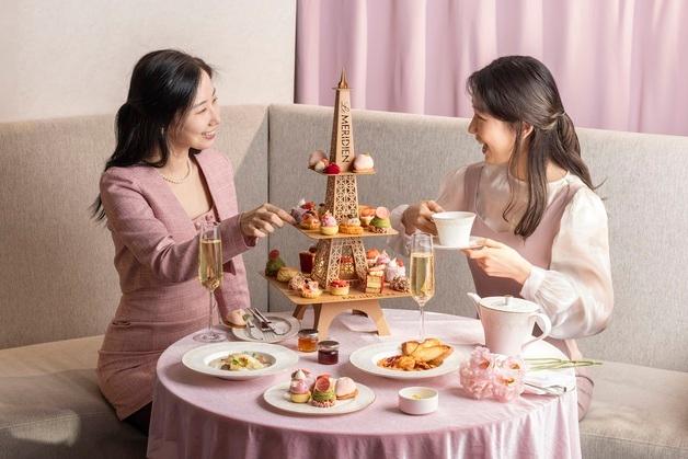 "딸기 뷔페 부담스럽다면"…올겨울 호텔가 '애프터눈 티' 승부수