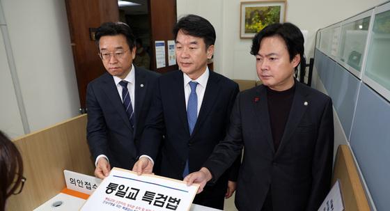 '통일교 특검' 신경전…與 "신천지 수사" 野 "물타기 작전"