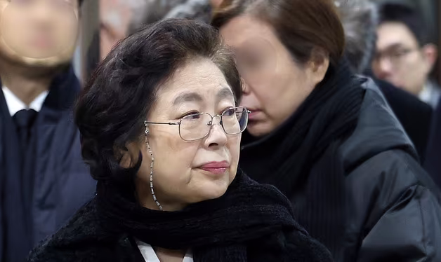 현정은 현대그룹 회장, 김문희 명예이사장 떠나는 길 지켜