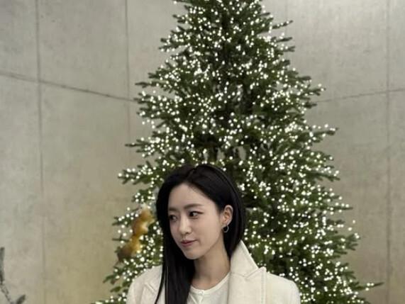 함은정, 결혼 후 더 예뻐진 미모…우아한 매력 추가 [N샷]