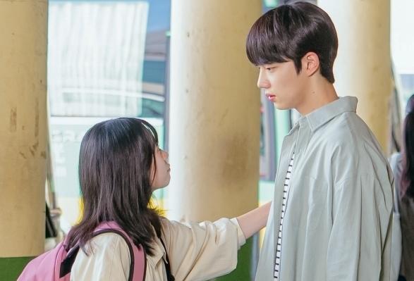 '스프링피버' 전교 1등 조준영과 2등 이재인, 경쟁 속 피어나는 설렘