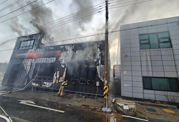 남양주 이륜차 정비업체 불…약 2시간만에 초진