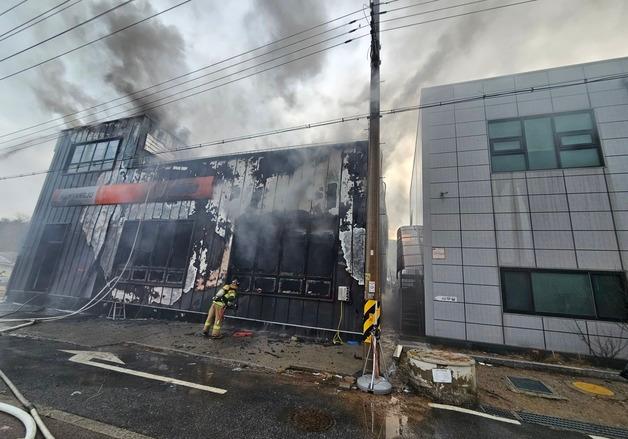 남양주 이륜차 정비업체 불…약 2시간만에 초진