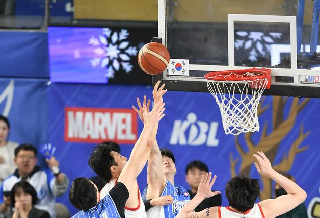 '안영준 위닝샷' SK, 가스공사에 1점 차 신승…DB·KT도 승전고(종합)