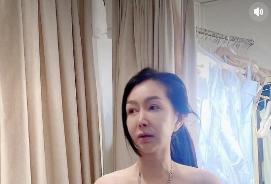 '64세' 박준금, 오프 숄더 드레스 입고 백옥 피부 인증…탄탄 몸매 눈길