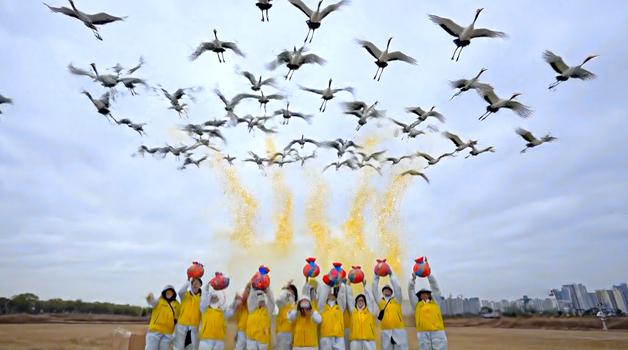에쓰오일, 두루미 담은 AI 영상으로 생태보전 메시지 전한다 