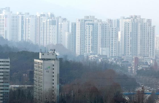 서울 아파트 평균 매매가 15억·중위가격 11억…'사상 최고'