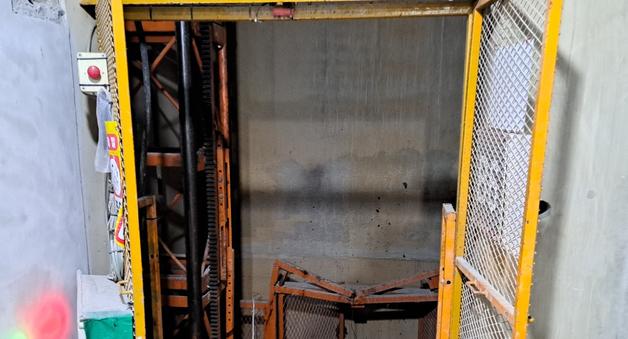 부산 건물 공사장서 외국인 작업자 엘리베이터 통로 추락사