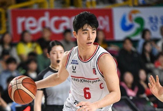 '박지훈 20득점' 정관장, 선두 LG 대파…1.5게임 차 추격