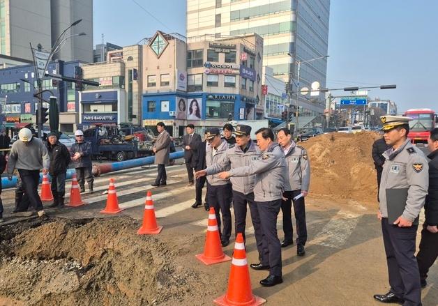 한창훈 인천경찰청장, 싱크홀 복구·해넘이 안전 현장 점검