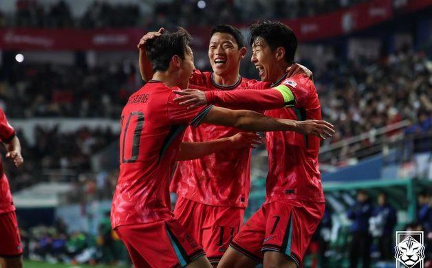 월드컵의 해 2026년, '꼰 다리' 풀고 함께 뛰자 [임성일의 맥]