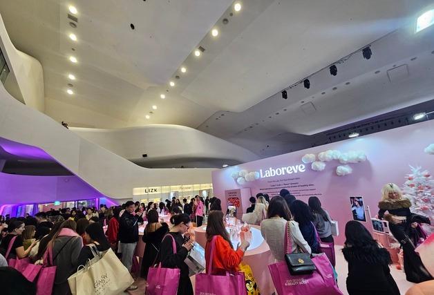 글로벌 인플루언서 1300명이 한 자리에…"K-뷰티 해외 진출 조력"